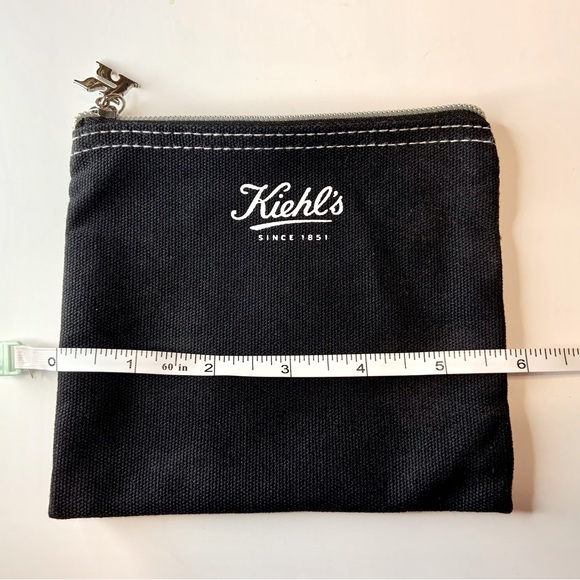 Kiehl’s Travel Set Lip Balm Body Moisturizer Zippered Pouch Cosmetic Bag New - Picture 10 of 11